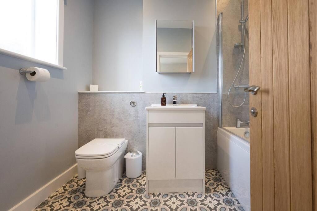 The Lettered Board Apartments Pickering Extérieur photo