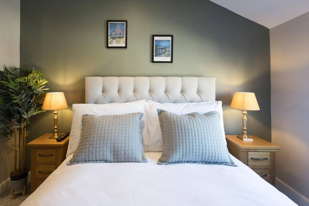 The Lettered Board Apartments Pickering Extérieur photo