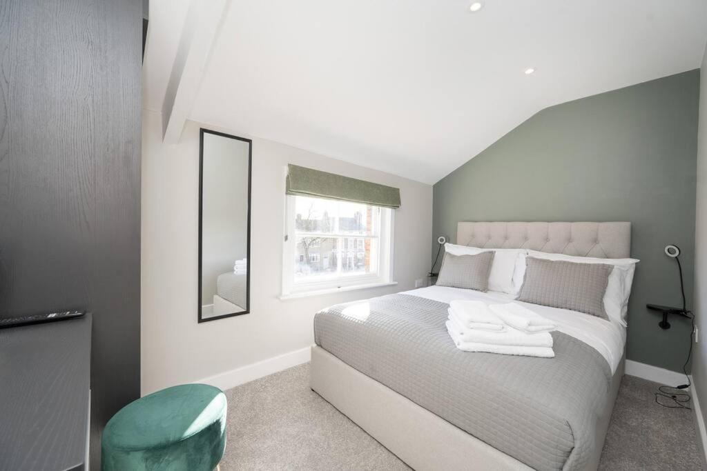 The Lettered Board Apartments Pickering Extérieur photo