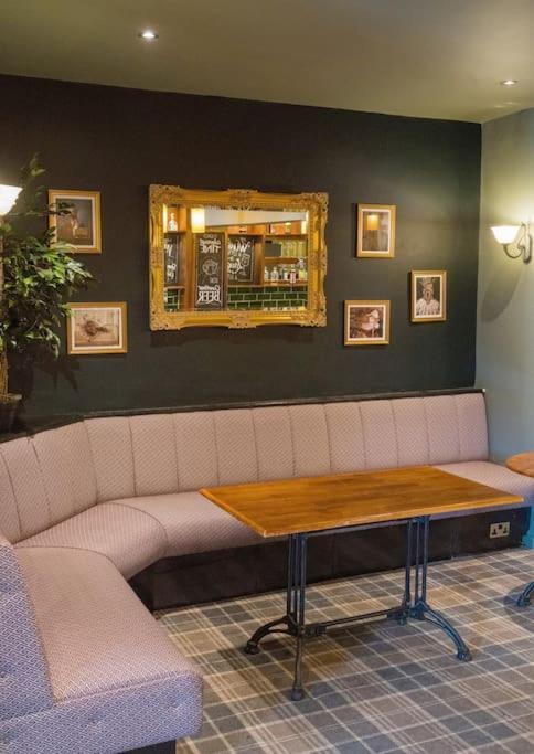 The Lettered Board Apartments Pickering Extérieur photo