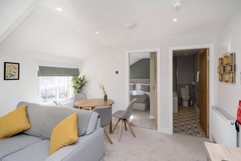 The Lettered Board Apartments Pickering Extérieur photo